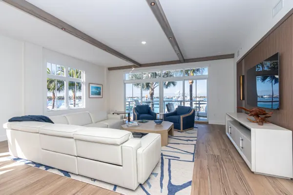 184 Lake Drive 3201, Palm Beach Shores, FL 33404