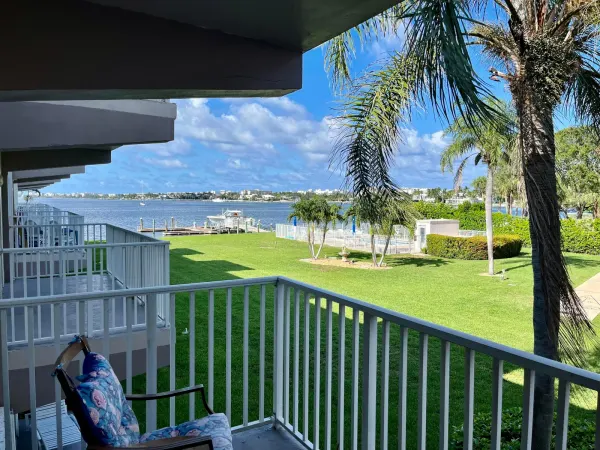 311 E Ocean Avenue 205, Lantana, FL 33462