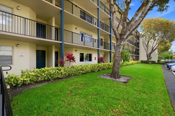 700 SW 128th Avenue 310c, Pembroke Pines, FL 33027
