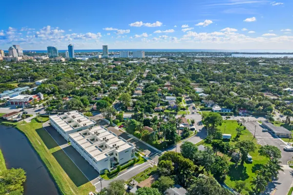 1933 Dock Street, West Palm Beach, FL 33401