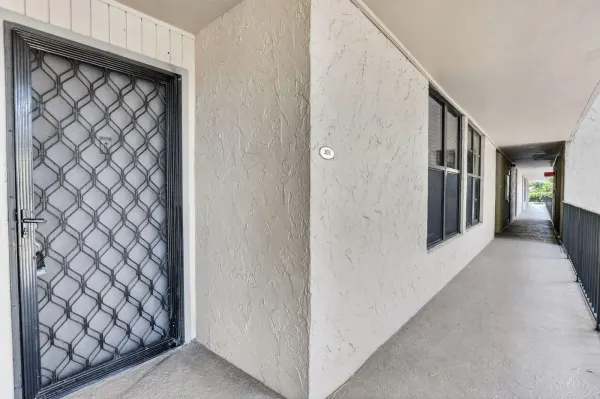 8 Royal Palm Way 203, Boca Raton, FL 33432