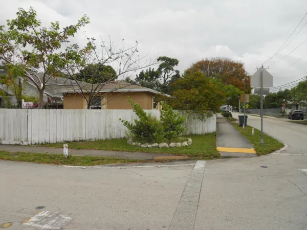 3290 NE 10th Avenue, Oakland Park, FL 33334