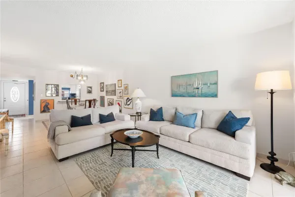 9420 S Hollybrook Lake Drive 109, Pembroke Pines, FL 33025