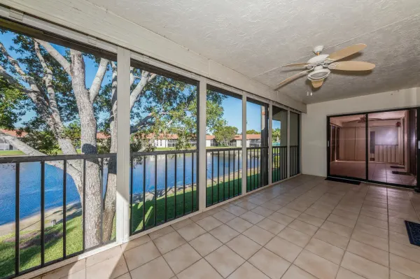 10439 S Circle Lake Drive 201, Boynton Beach, FL 33437