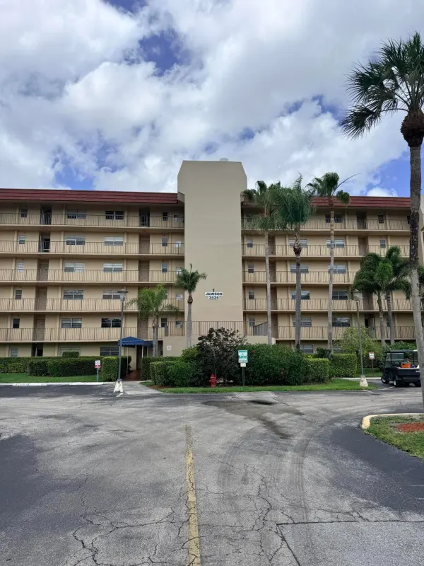3836 Via Poinciana 306, Lake Worth, FL 33467