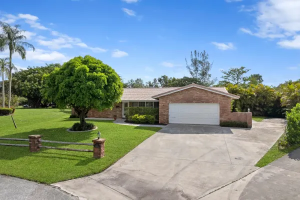 9601 NW 36th Manor, Coral Springs, FL 33065