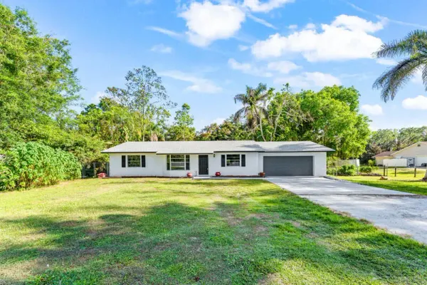 11852 N 47th Rd Road N, The Acreage, FL 33411
