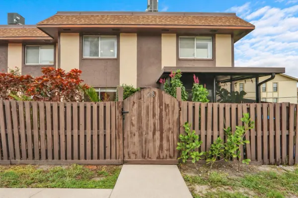 2116 Sherwood Forest Boulevard 28, West Palm Beach, FL 33415