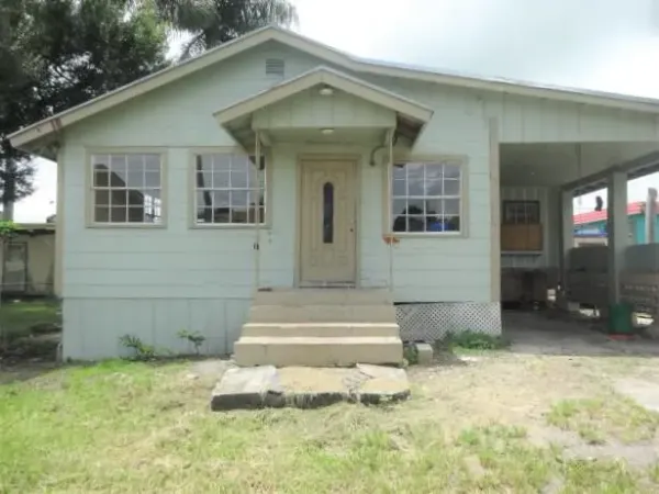 216 SW Avenue D, Belle Glade, FL 33430