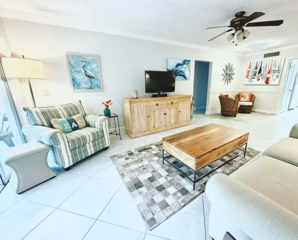 6 Garden Street 204, Tequesta, FL 33469
