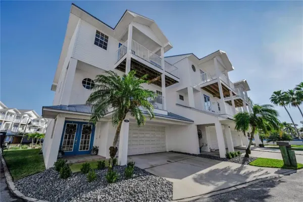 106 Yacht Club Circle, North Redington Beach, FL, 33708