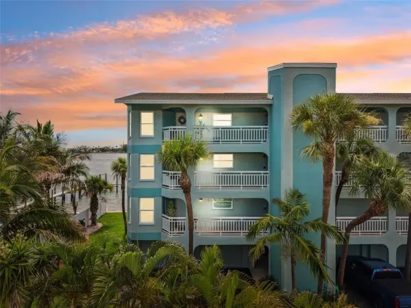 380 8th Avenue N, Unit 4, Tierra Verde, FL, 33715