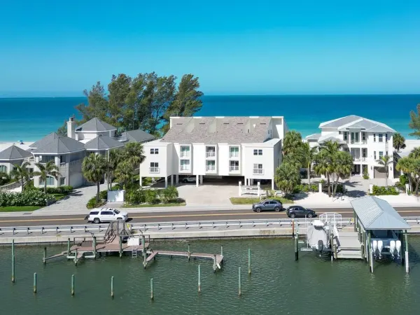 20204 Gulf Boulevard, Unit 3, Indian Shores, FL, 33785