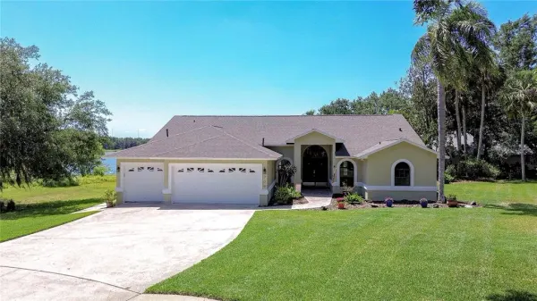 709 Sportsman Park Drive, Seffner, FL, 33584
