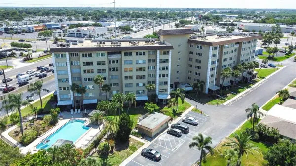 8950 Park Boulevard, Unit 609, Seminole, FL, 33777