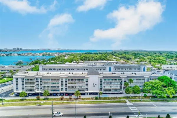 131 Bluff View Drive, Unit 401, Belleair Bluffs, FL, 33770