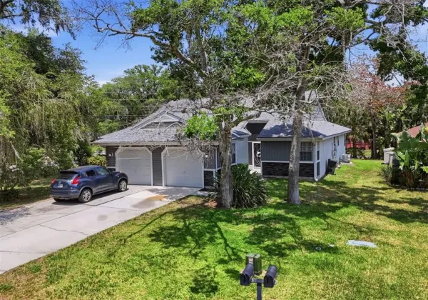351 Ixora Drive, Unit 61, Palm Harbor, FL, 34684